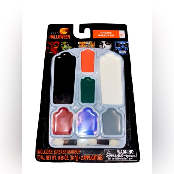 Halloween Makeup Bundle 17 pieces includes Fake Blood and Vampire Fangs - Picture 5 of 7